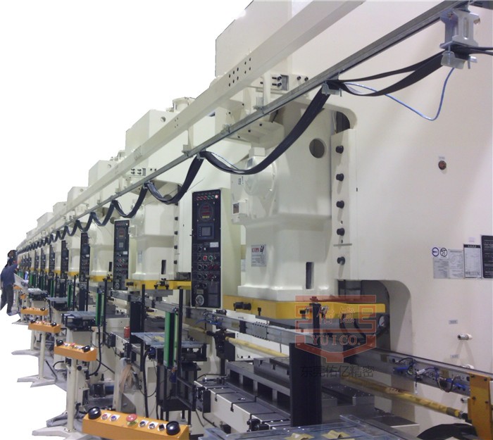 沖壓安全風險持續上升，沖壓機械手如何有效降低安全事故？